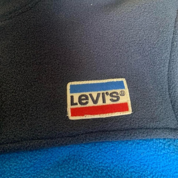 VINTAGE LEVIS sweater!!! - Picture 5 of 6